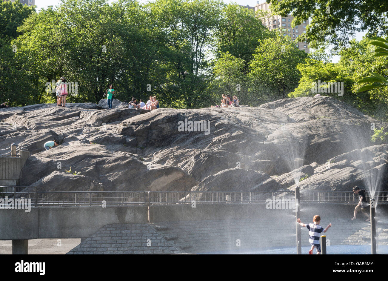 Sprinklers in Heckscher Playground, Central Park, NYC Stock Photo Alamy