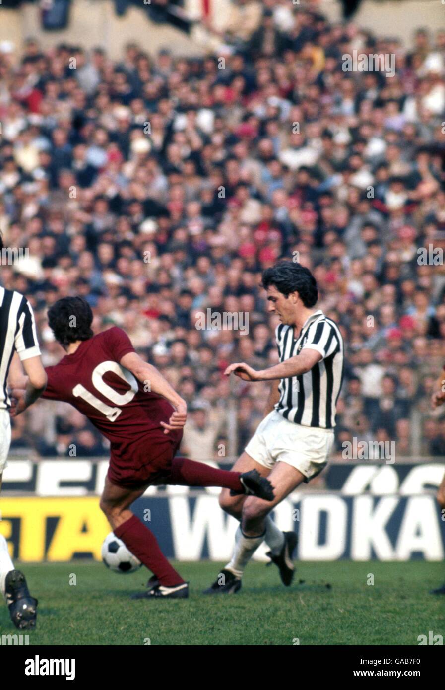 Gazzetta Dello Sport Originale Du 8 Novembre 1976 - Juventus-Milan 3-2 - Bettega - Torino-Inter