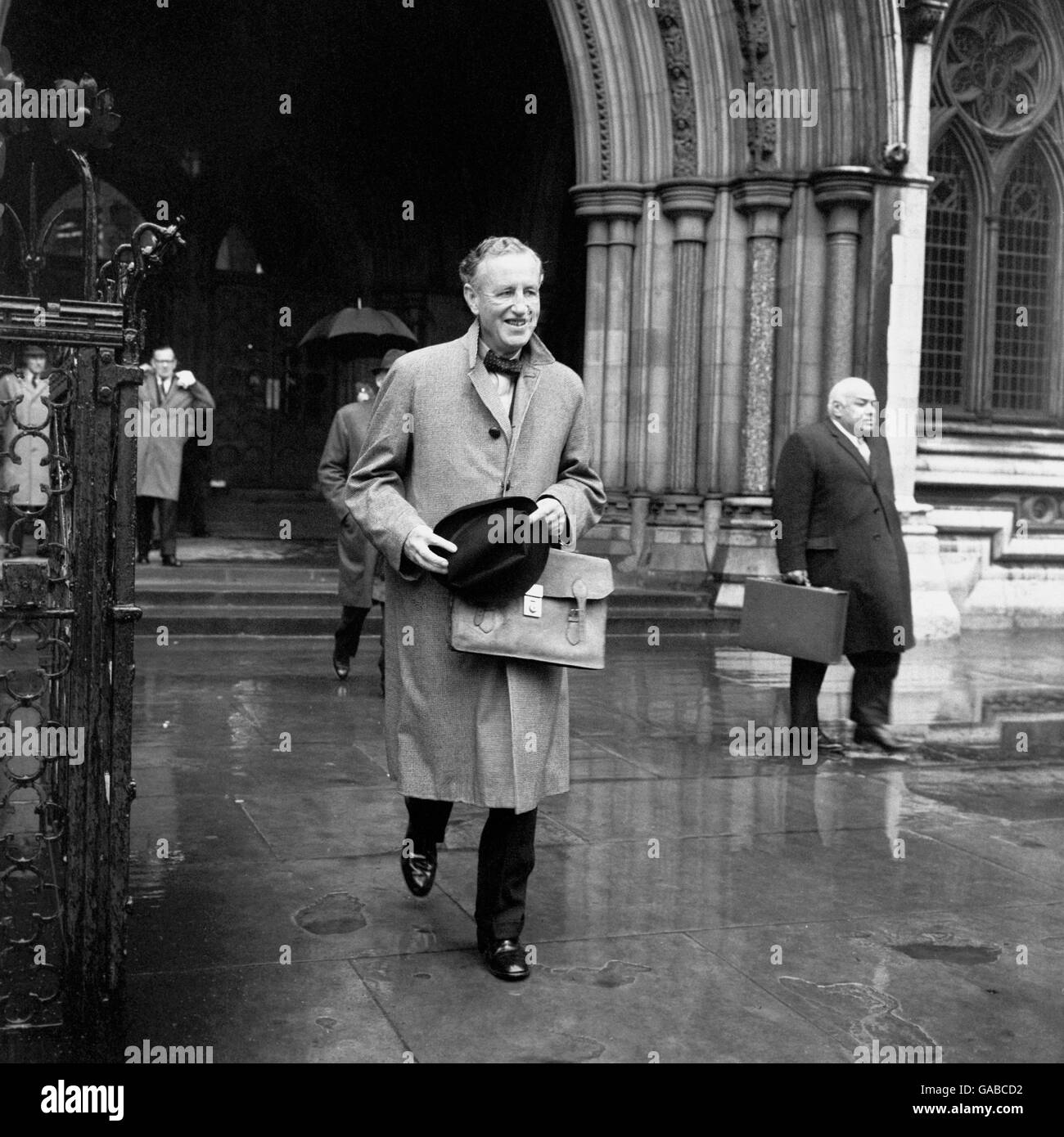 Mr Ian Fleming, creator of secret service agent James Bond, pictured today (Thursday) during the luncheon adjournment of the High Court hearing in which he is being sued for alleged infringement of copyright. The allegation concerns his novel 'Thunderball' Stock Photo