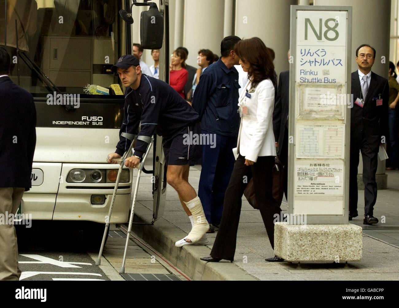 Crutches Airport Stock Photos & Crutches Airport Stock Images Alamy