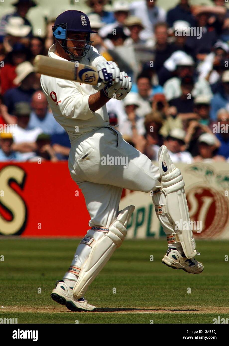 Cricket - England v Sri Lanka - Second Test - Third Day.. England's Graham Thorpe in action against Sri Lanka Stock Photo