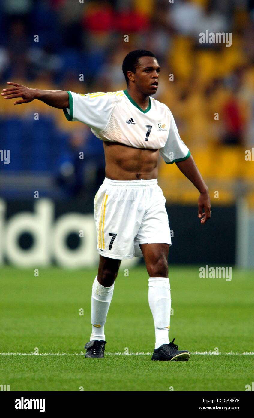 Soccer - World Cup 2002 - Group B - Paraguay v South Africa. South