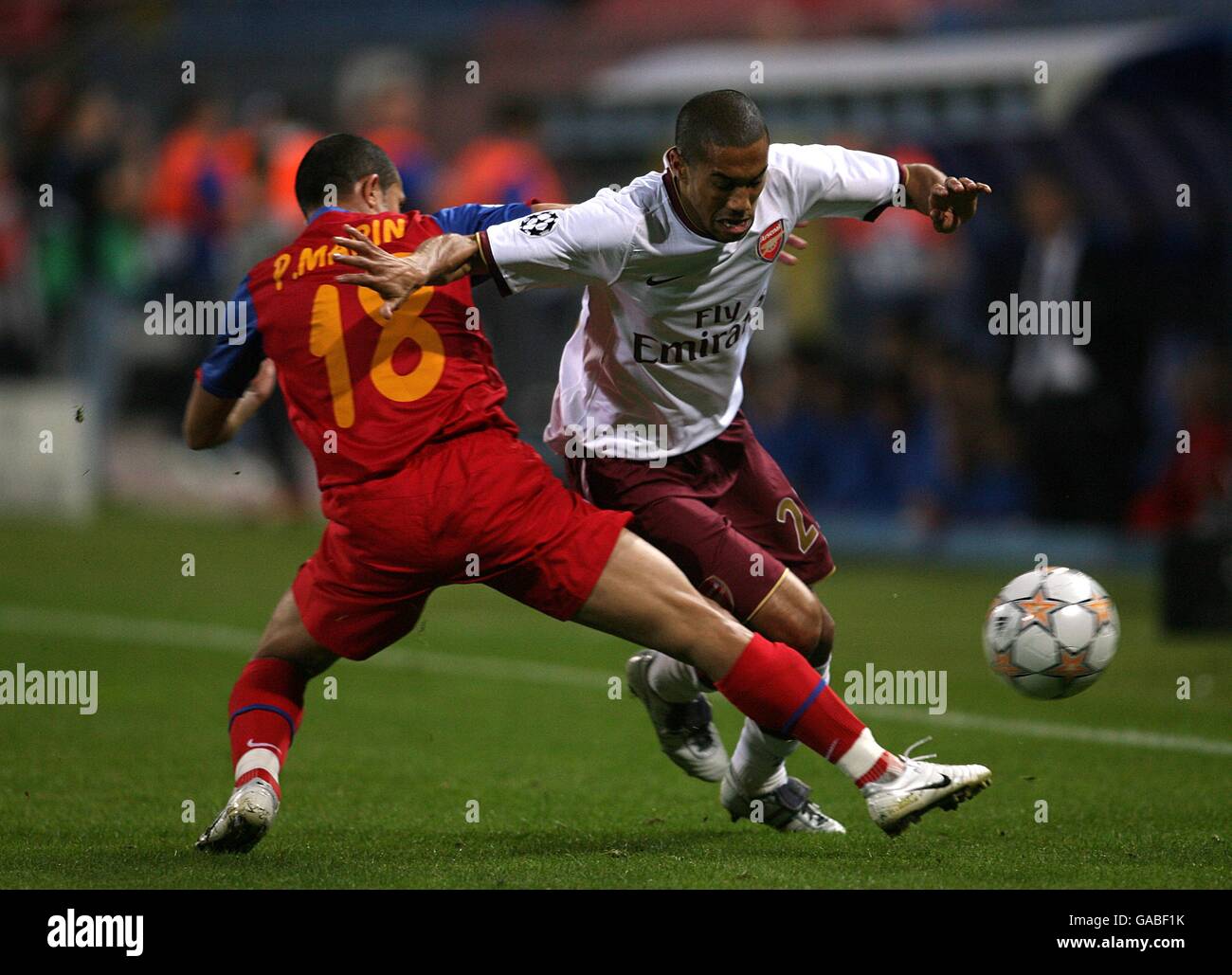 Soccer - UEFA Champions League - Group H - Steaua Bucharesti v Arsenal -  Steaua Stadium. Steaua Bucharesti, team group Stock Photo - Alamy