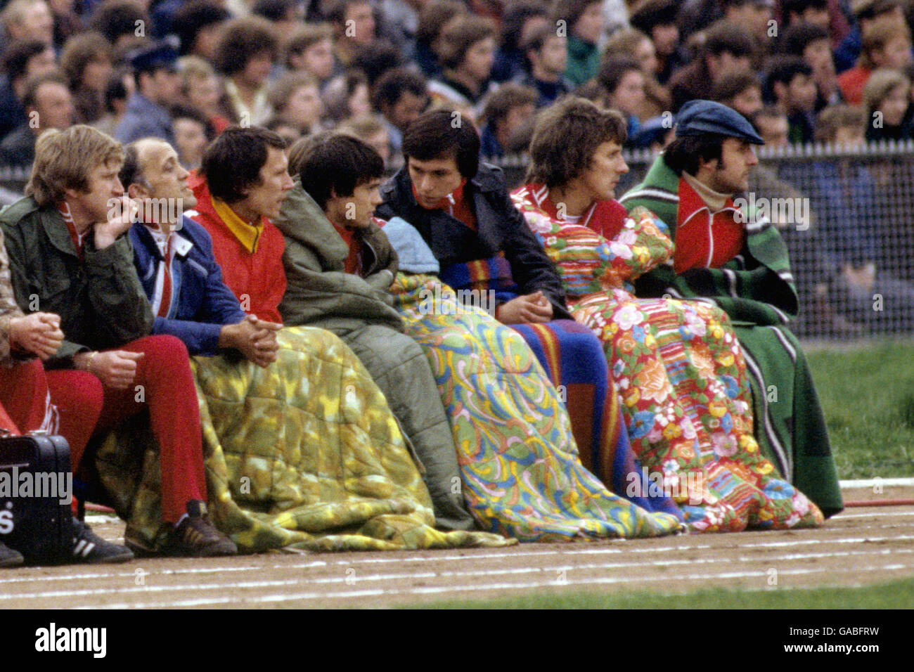 Soccer - International Friendly - Poland v Bulgaria - Stadion Dziesieciolecia. The Poland bench keep themselves warm with the help of multi-coloured sleeping bags. Stock Photo