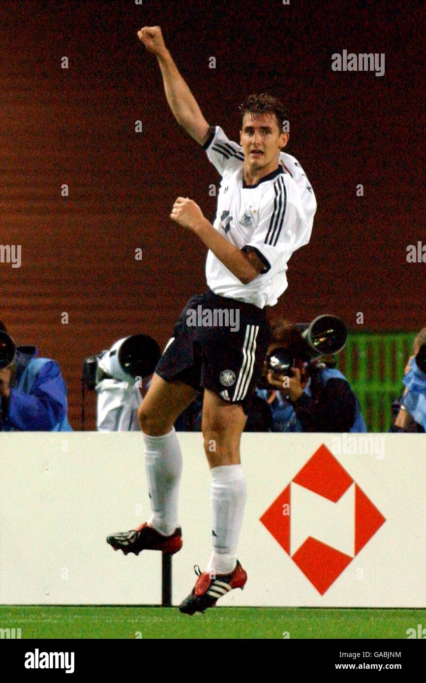 Soccer FIFA World Cup 2002 Group E Cameroon v Germany Stock Photo