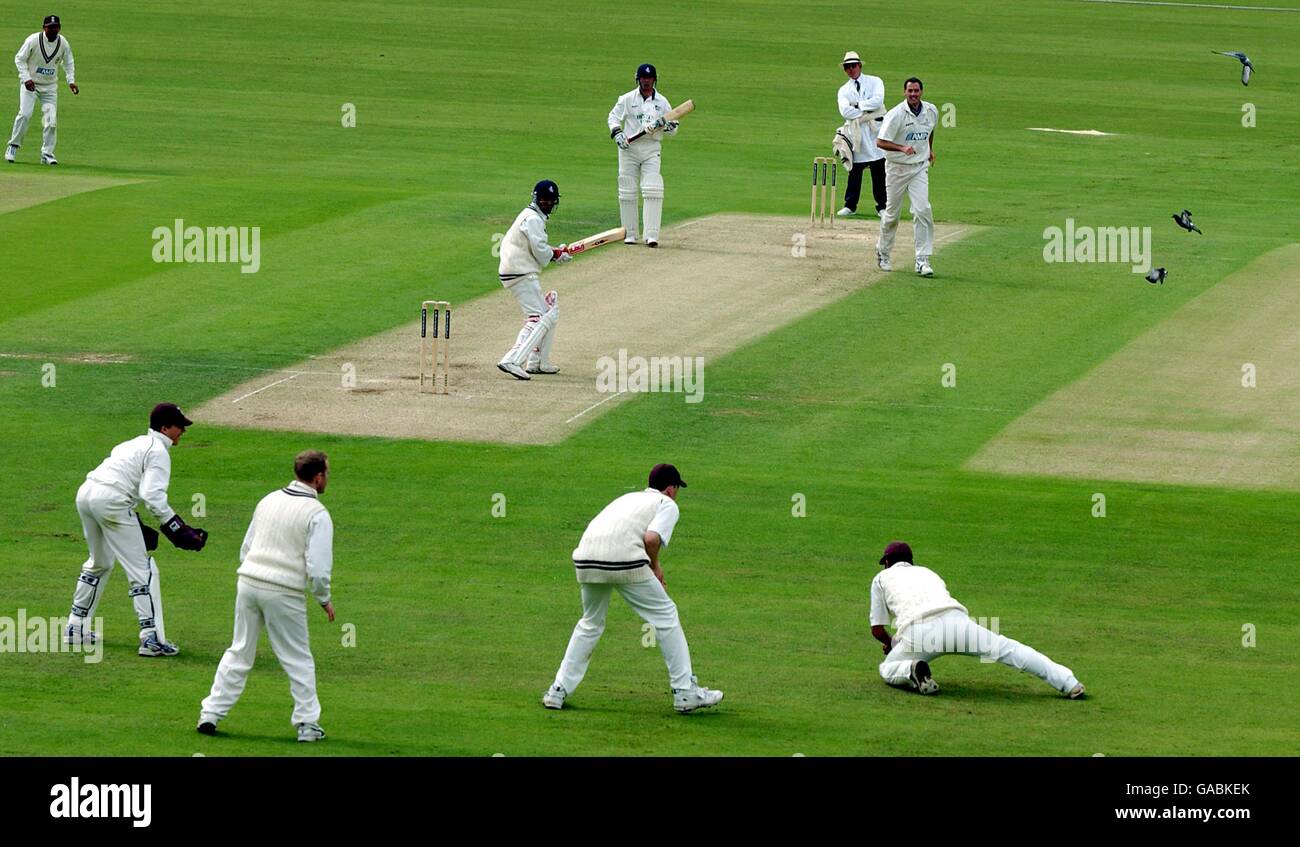 Kent's Minal Patel looks back in dismay as Nadeem Shahid catches the ball after bowled by Martin Bicknell Stock Photo