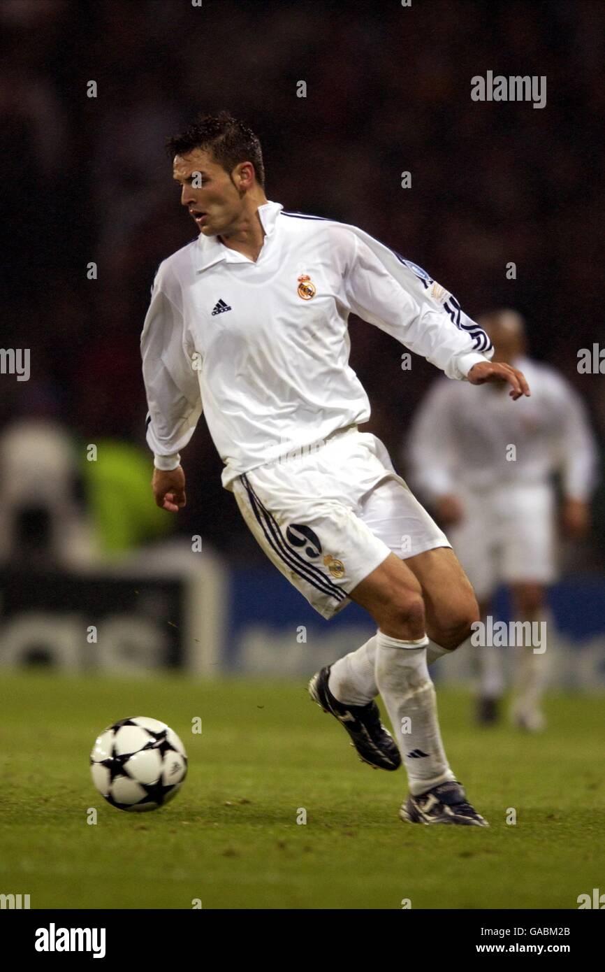 Zidane bayer leverkusen 2002 hi-res stock photography and images - Alamy