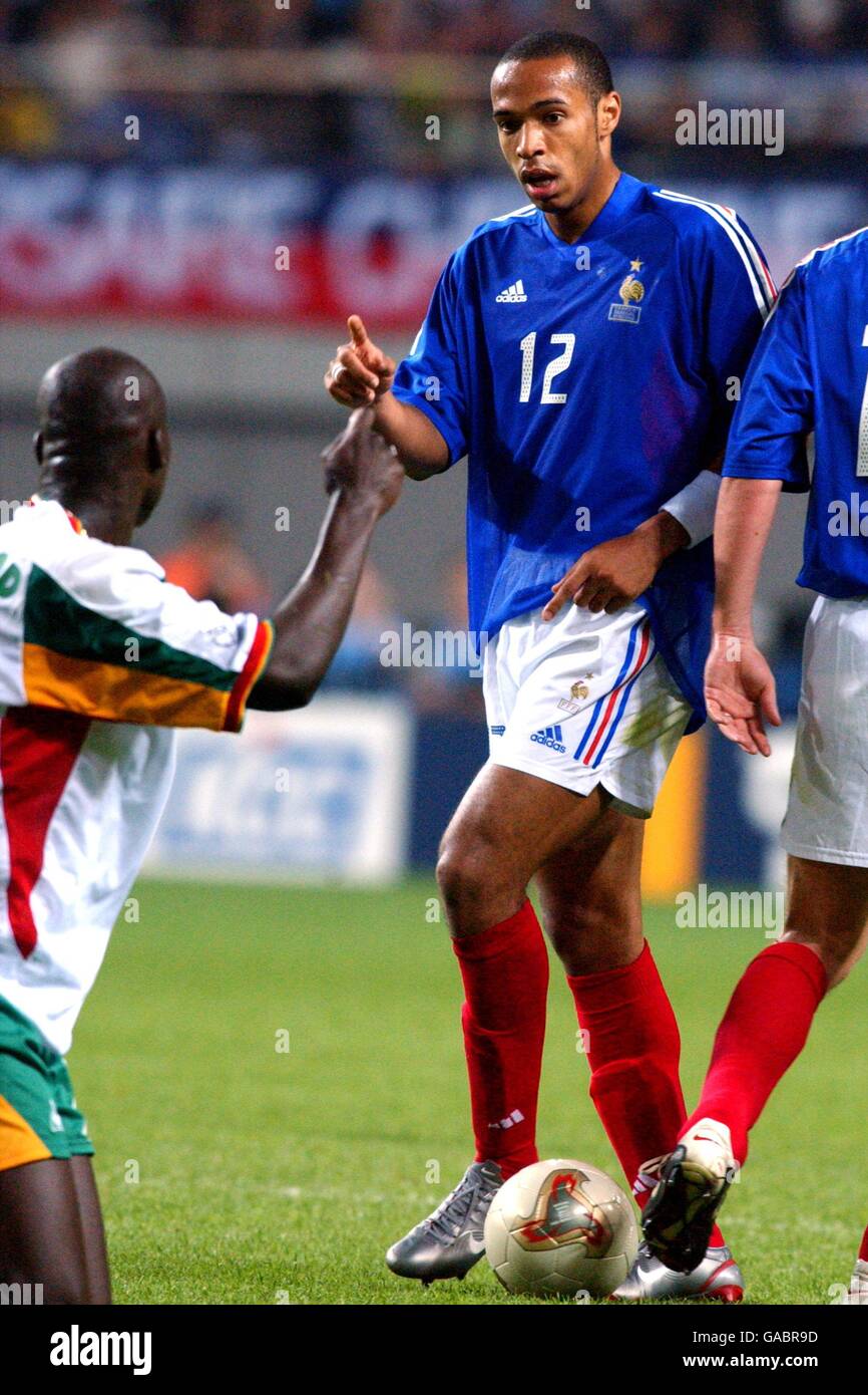Soccer - FIFA World Cup 2002 - Group A - France v Senegal Stock Photo -  Alamy