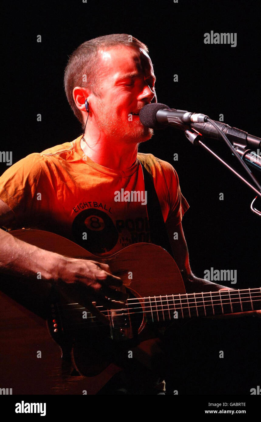 Damien rice artist hi-res stock photography and images - Alamy