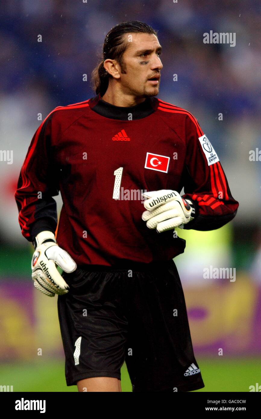 turkey goalkeeper in 2002 world cup