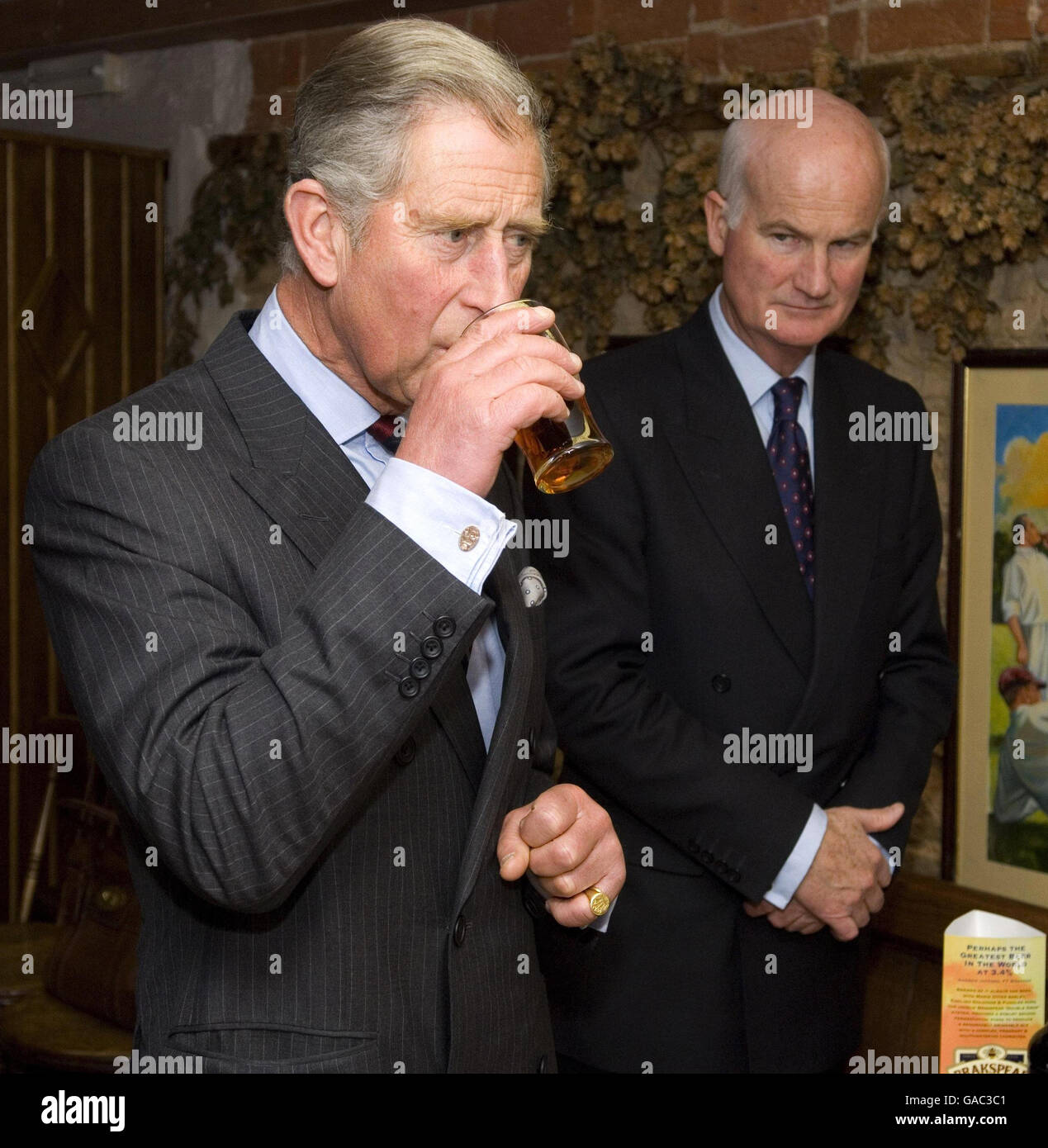 Prince of Wales visits Wychwood brewery Stock Photo