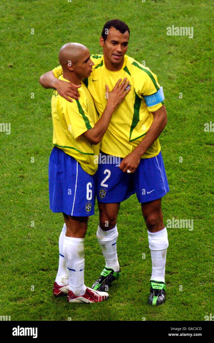 Brazil's captain Cafu (r) celebrates with teammate Roberto Carlos after beating Turkey and reaching the World Cup Final Stock Photo