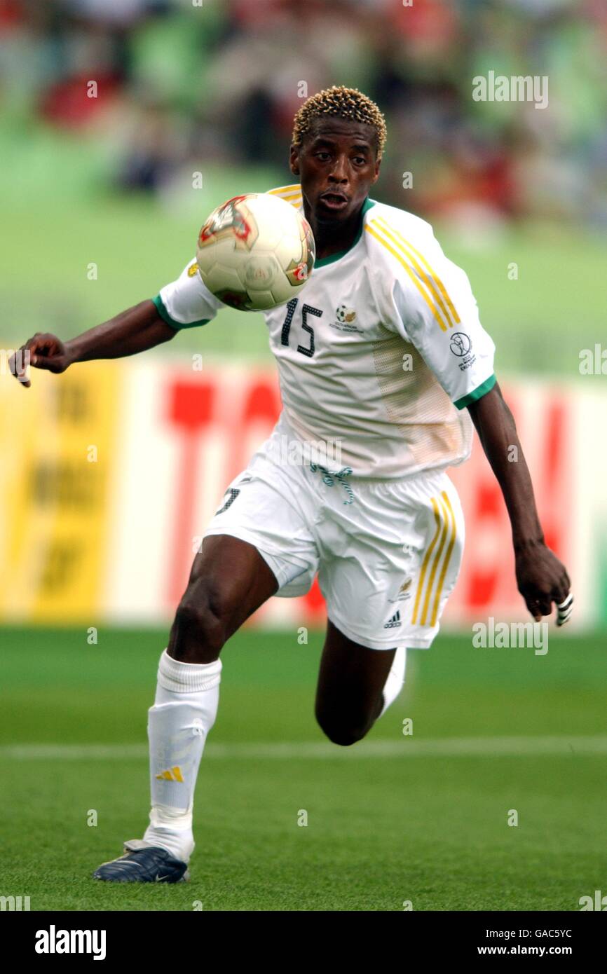 Soccer - FIFA World Cup 2002 - Group B - South Africa V Slovenia. South ...