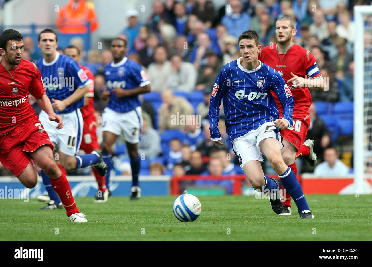 Ipwsich Town's Owen Garvan against Preston North End in the Coca Cola