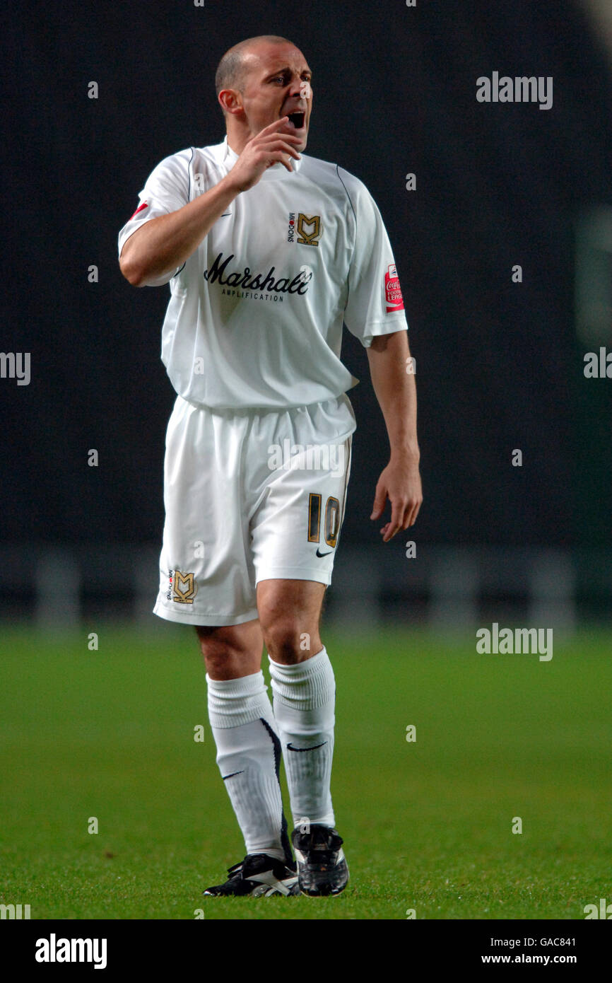 Soccer - Johnstone's Paint Trophy - Southern Section - Second Round ...