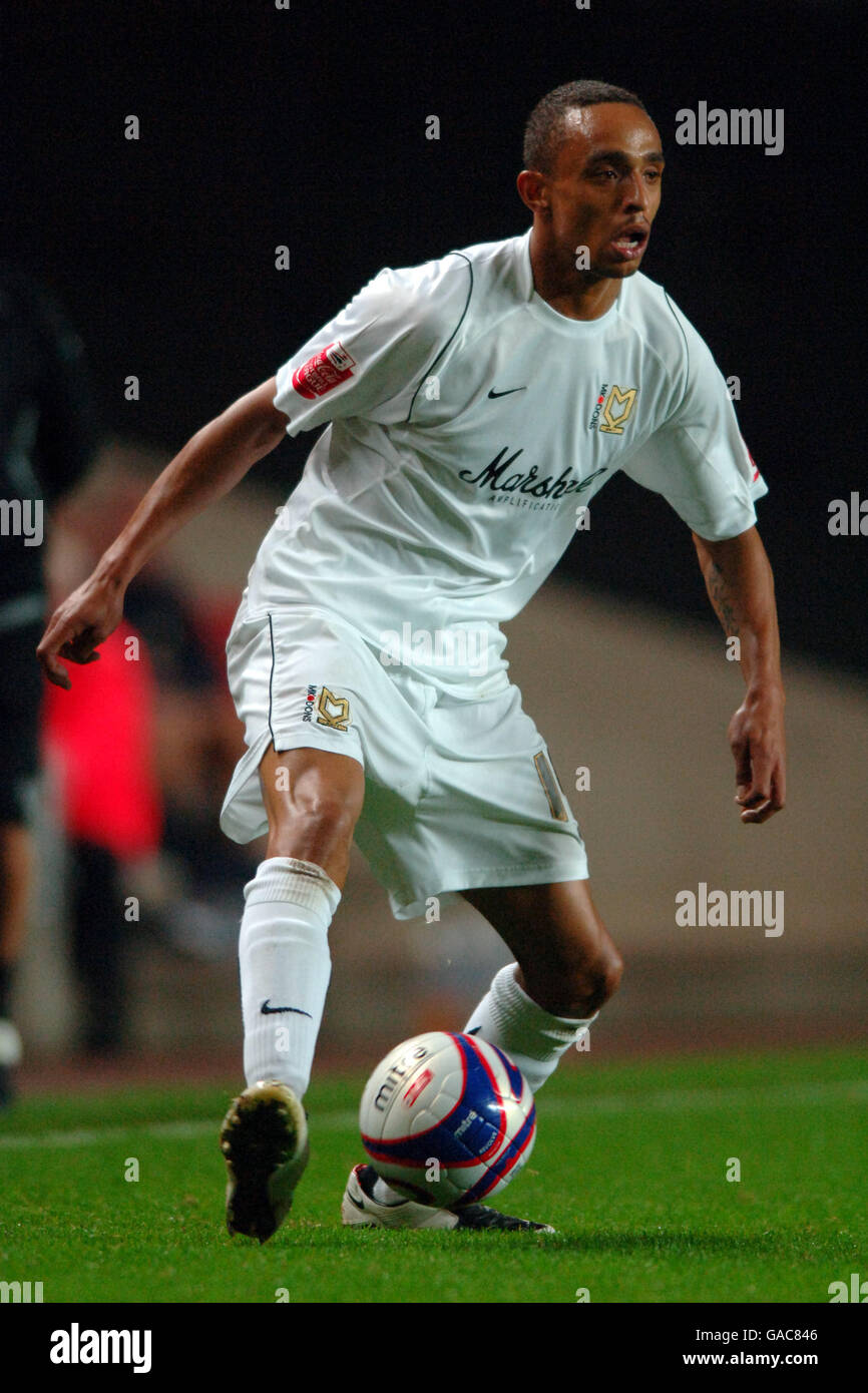 Soccer - Johnstone's Paint Trophy - Southern Section - Second Round ...