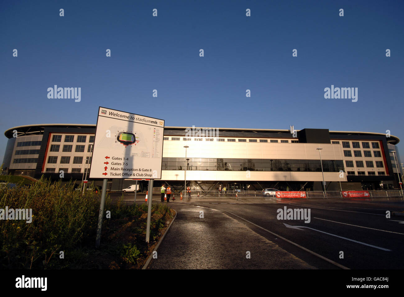 Soccer - Johnstone's Paint Trophy - Southern Section - Second Round ...