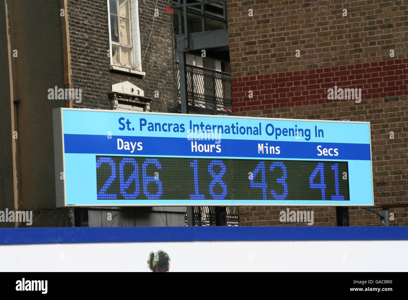 An electronic clock counts down to the opening of the new St.Pancras International rail terminal, due to open on 11 November 2007. Stock Photo
