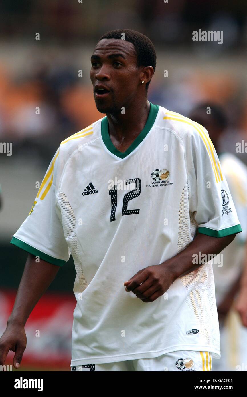 Soccer -FIFA World Cup 2002 - Group B - South Africa v Slovenia