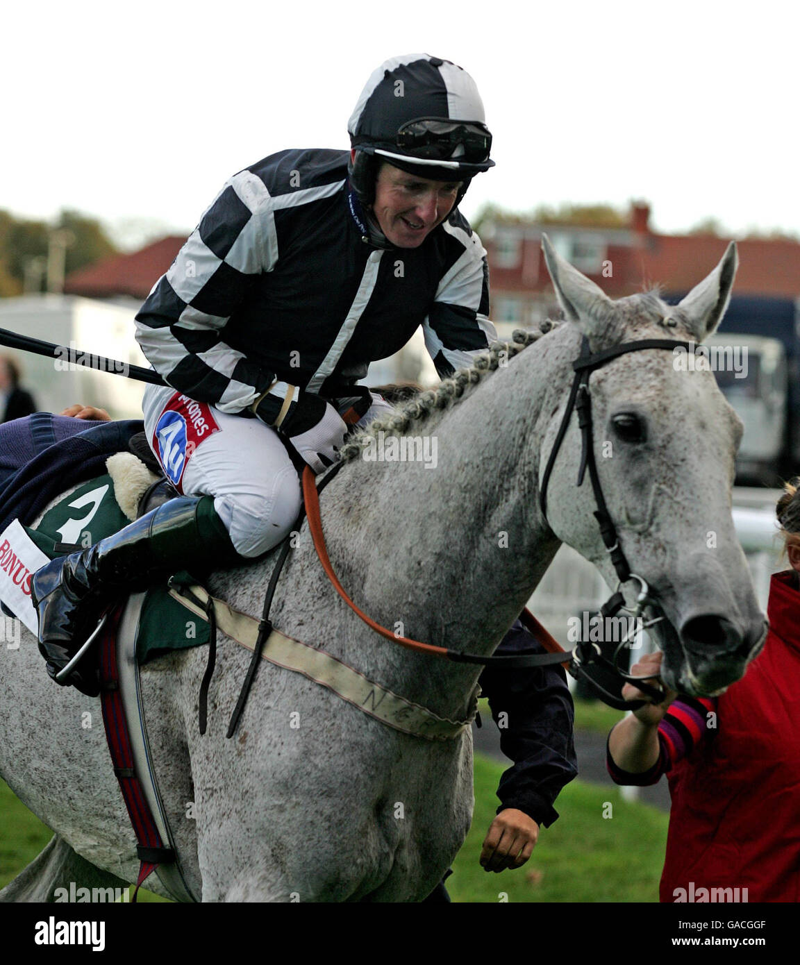 Aintree old roan chase hires stock photography and images Alamy