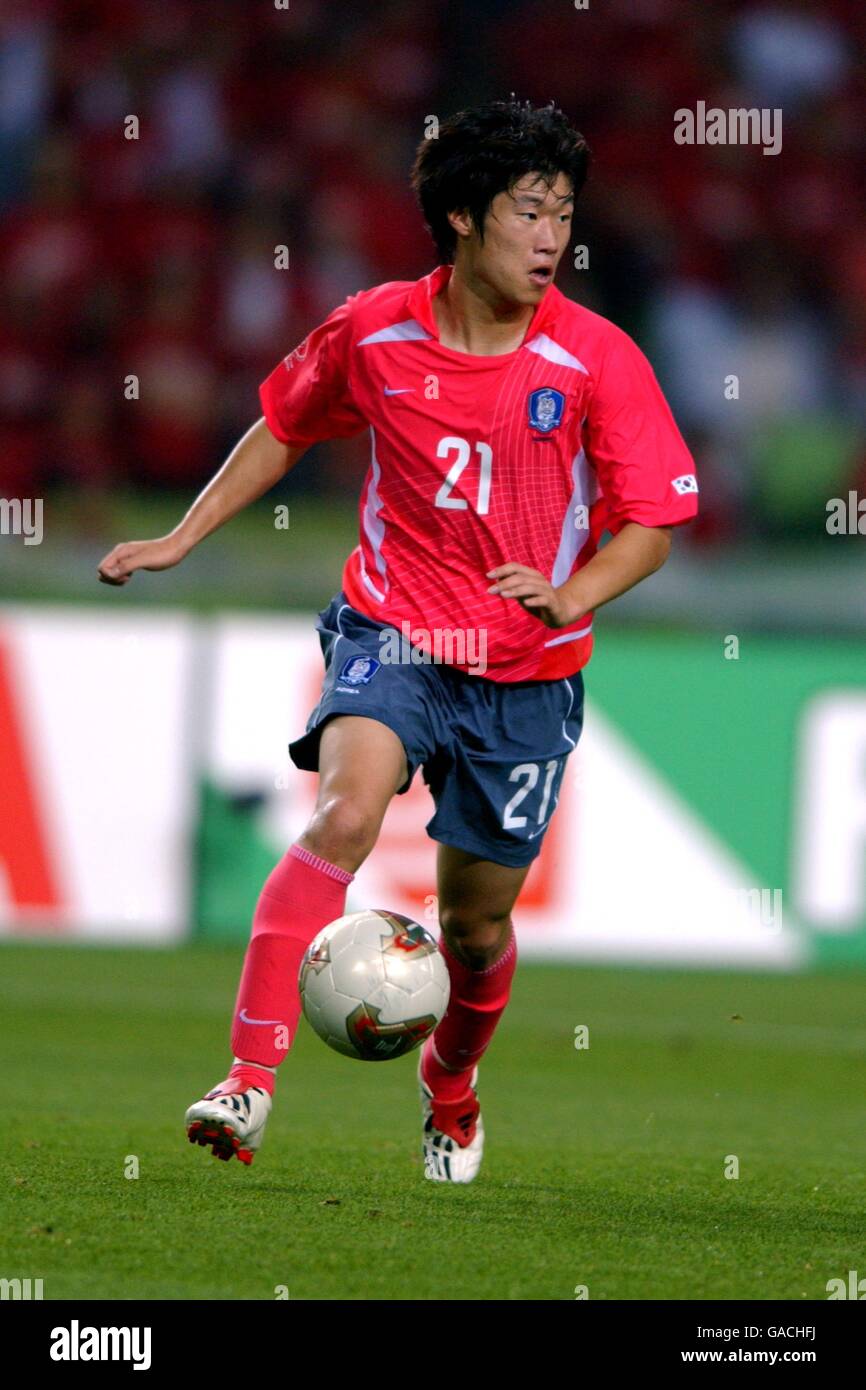 Park ji sung world cup 2002 hi-res stock photography and images - Alamy Park ji sung world cup 2002 hi-res stock photography and images - Alamy