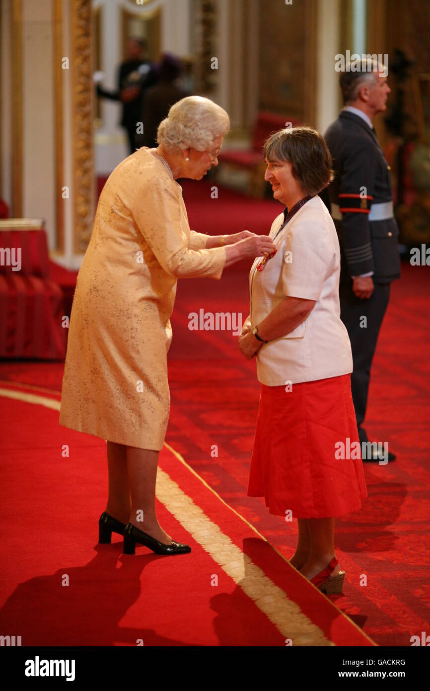Investitures at Buckingham Palace Stock Photo