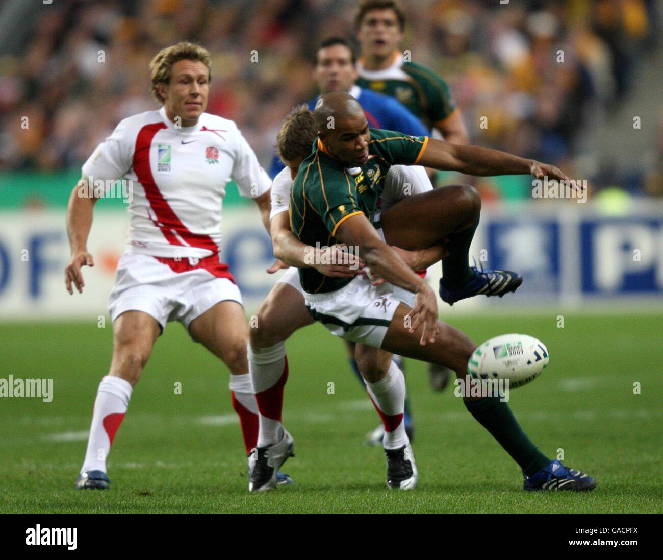 South africa's JP Pieterson is tackled by England's Mark Cueto Stock Photo