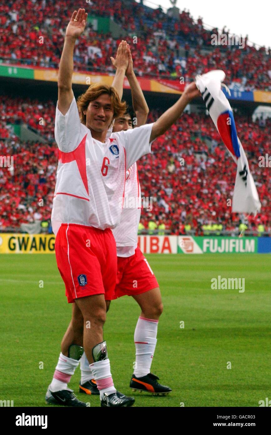 Republic of sang chul yoo celebrates victory over spain hires stock