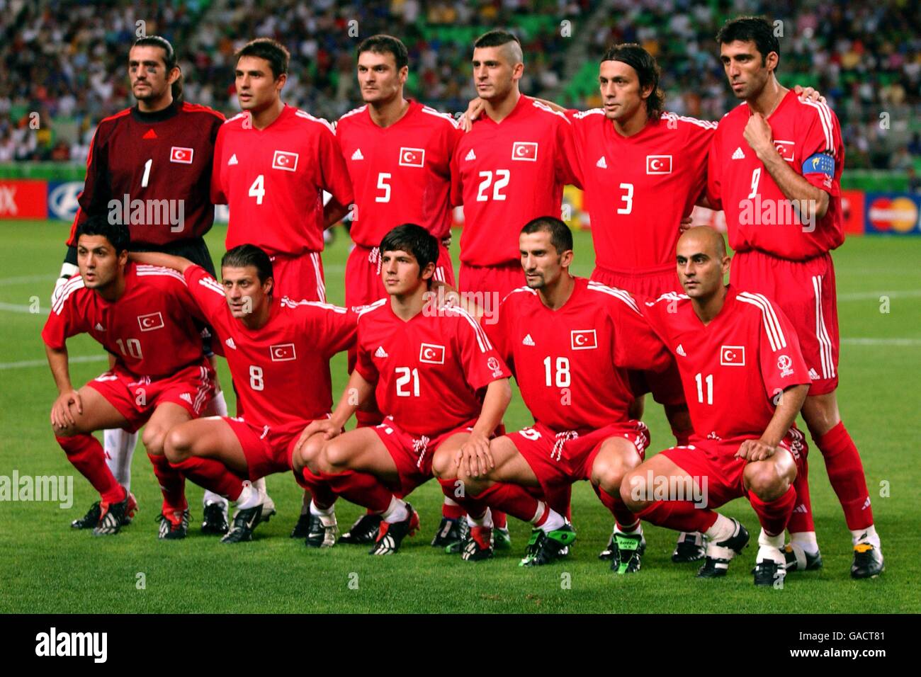 Soccer - FIFA World Cup 2002 - Quarter Final - Senegal v Turkey. Turkey team  group Stock Photo - Alamy