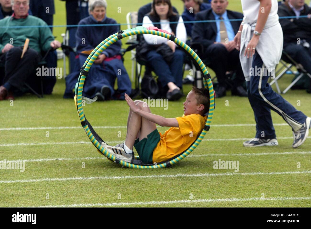 Athletics - The Elms School Sports Day. Obstacle course race Stock Photo