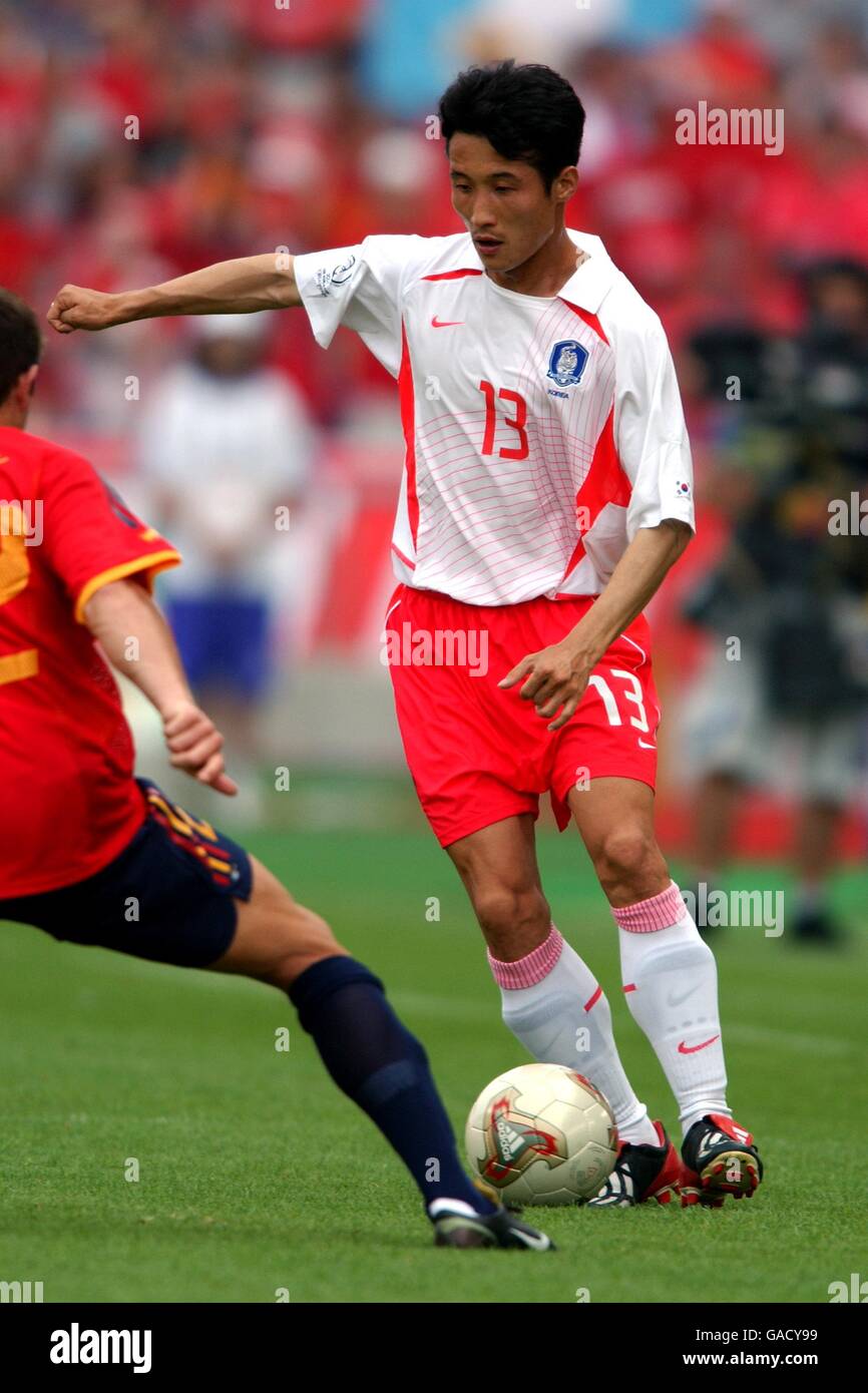 Soccer - FIFA World Cup 2002 - Quarter Final - Spain v Republic Of Korea. Yong Eul Lee, Korea Stock Photo