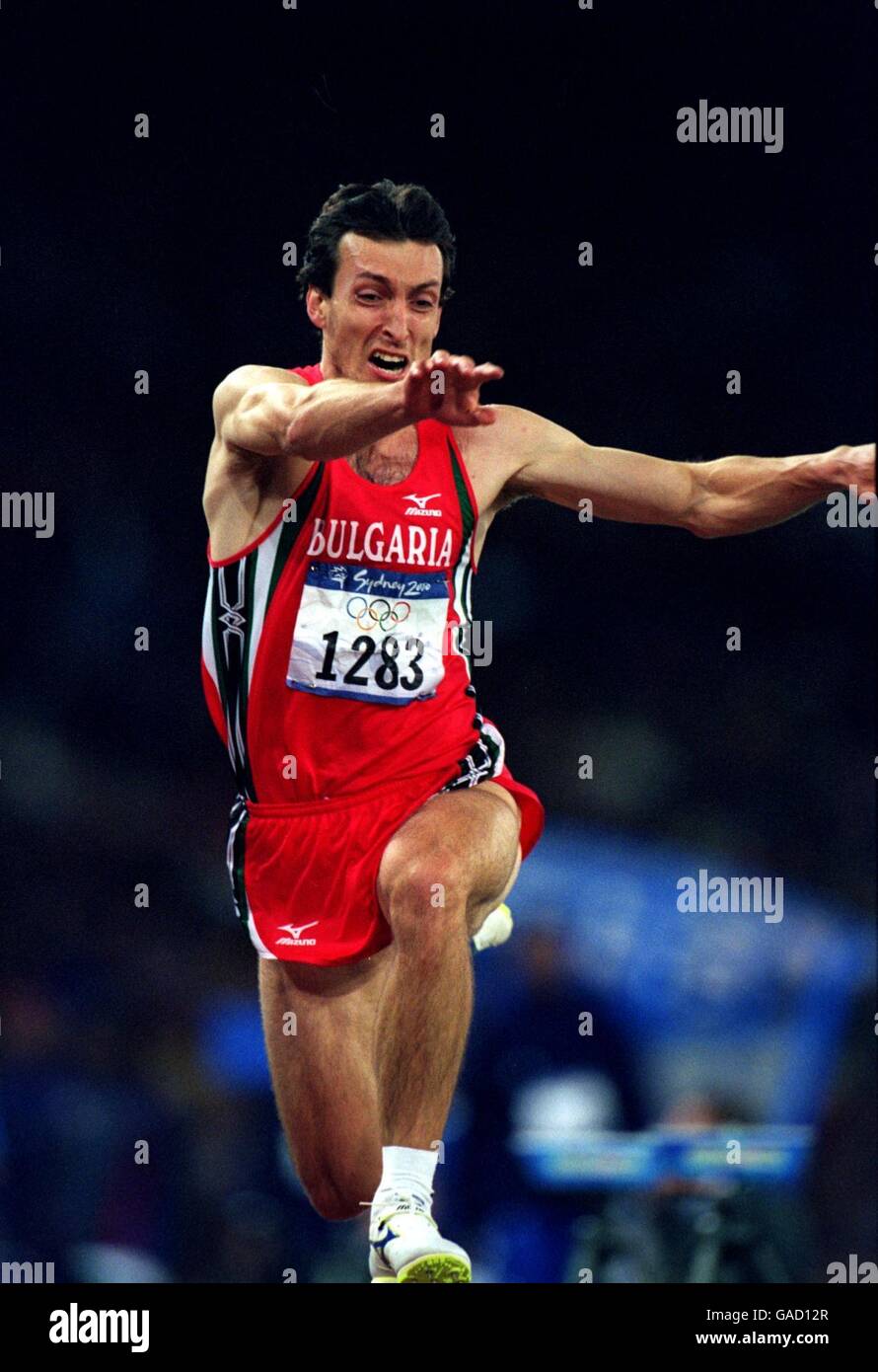 athletics-sydney-olympics-2000-men-s-triple-jump-final-stock