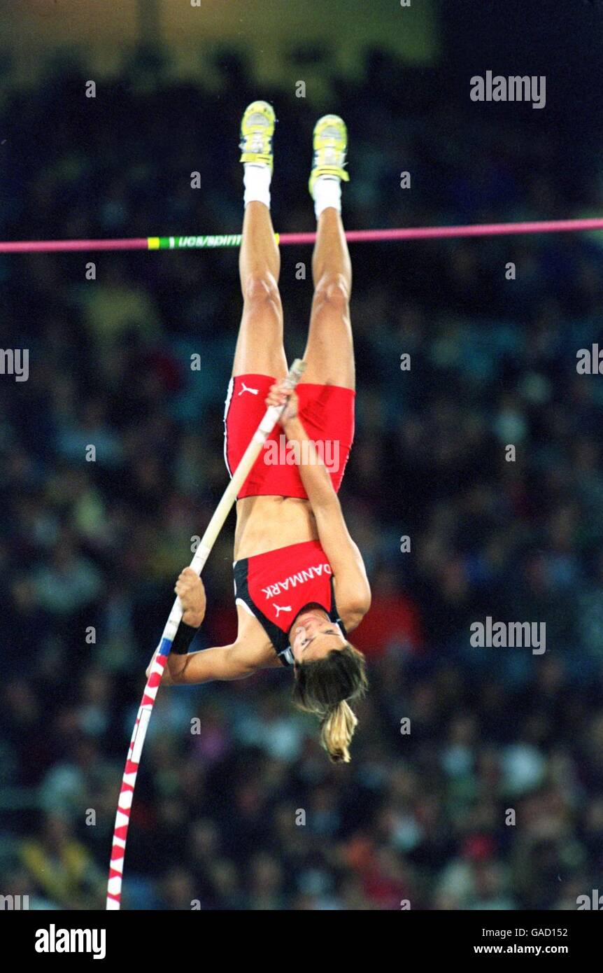 2000 olympics athletics pole vault hires stock photography and images Alamy