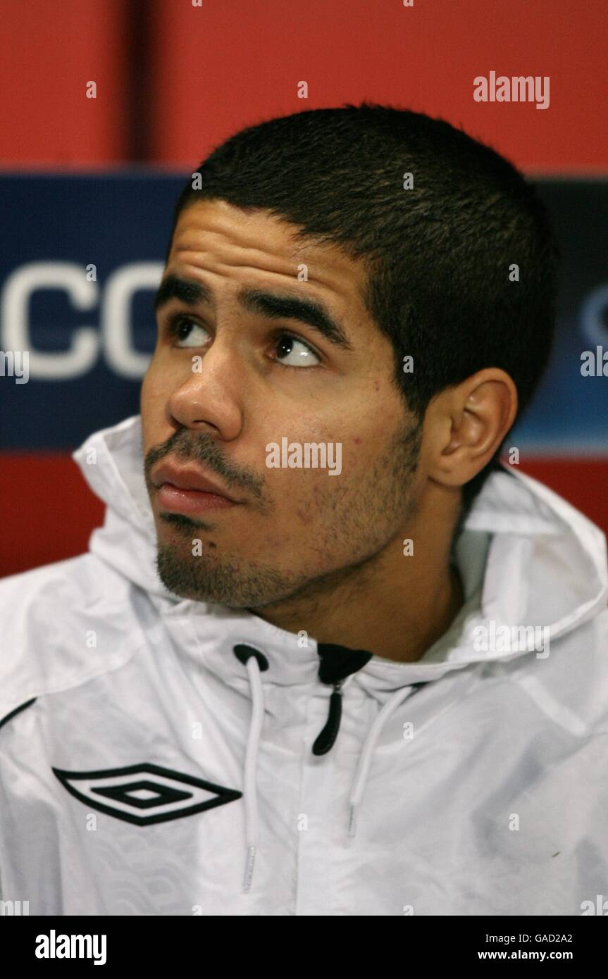 Soccer - UEFA Champions League - Group H - Slavia Prague v Arsenal - Evzena  Rosickeho Stadium. Arsenal Team Group Stock Photo - Alamy