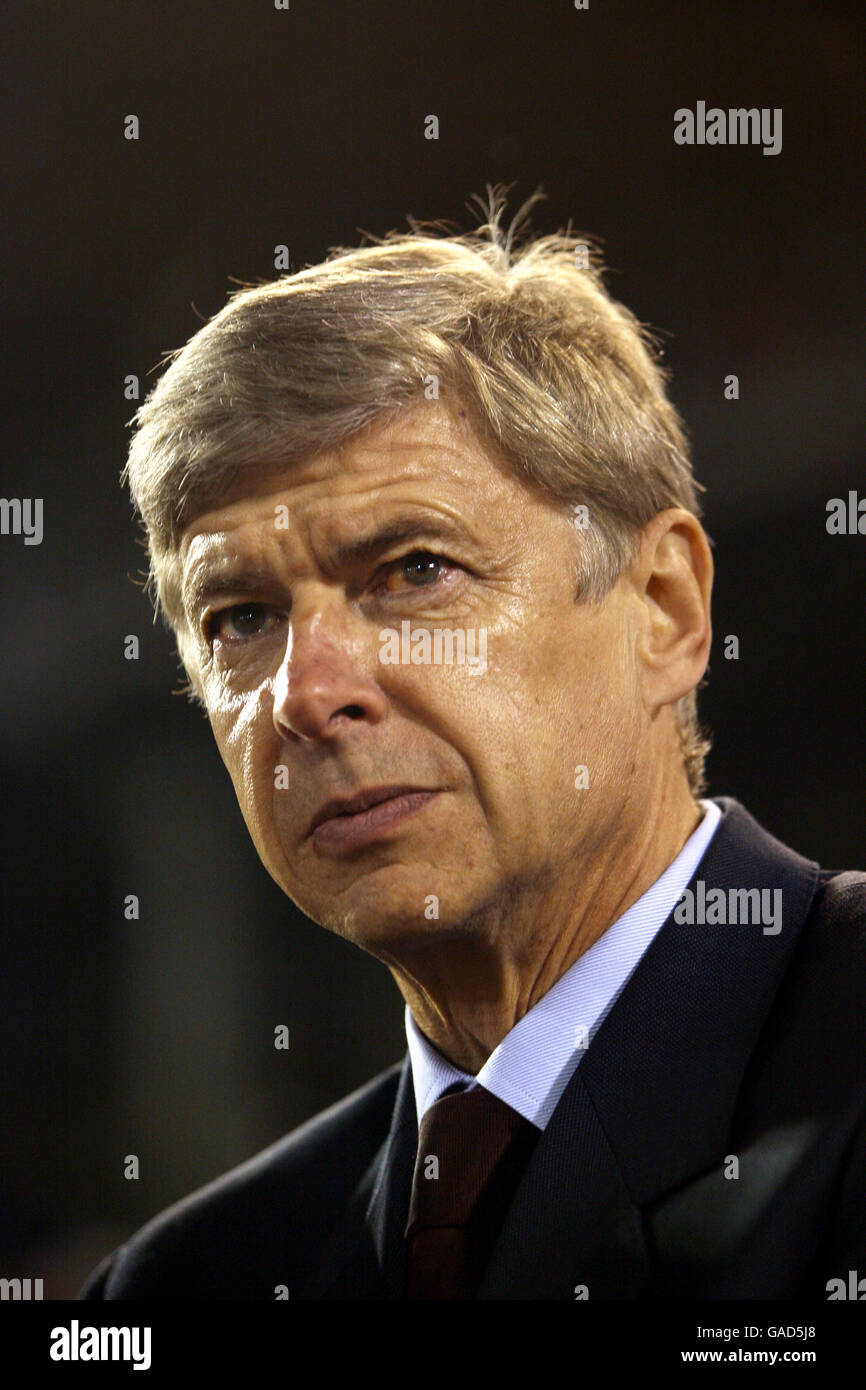 Soccer - UEFA Champions League - Group H - Slavia Prague v Arsenal - Evzena  Rosickeho Stadium. Arsenal Team Group Stock Photo - Alamy