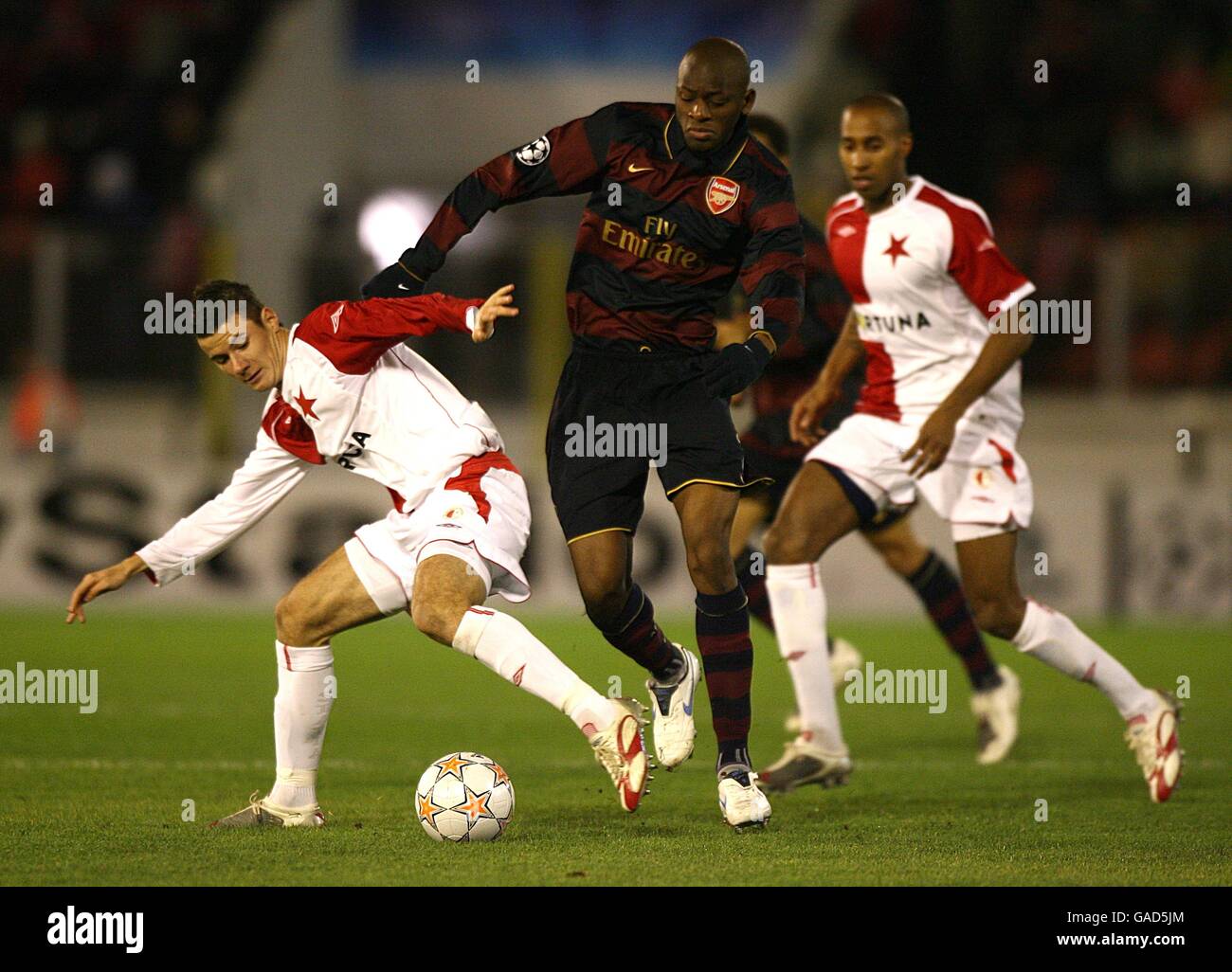 Soccer - UEFA Champions League - Group H - Slavia Prague v Arsenal - Evzena  Rosickeho Stadium. Arsenal Team Group Stock Photo - Alamy