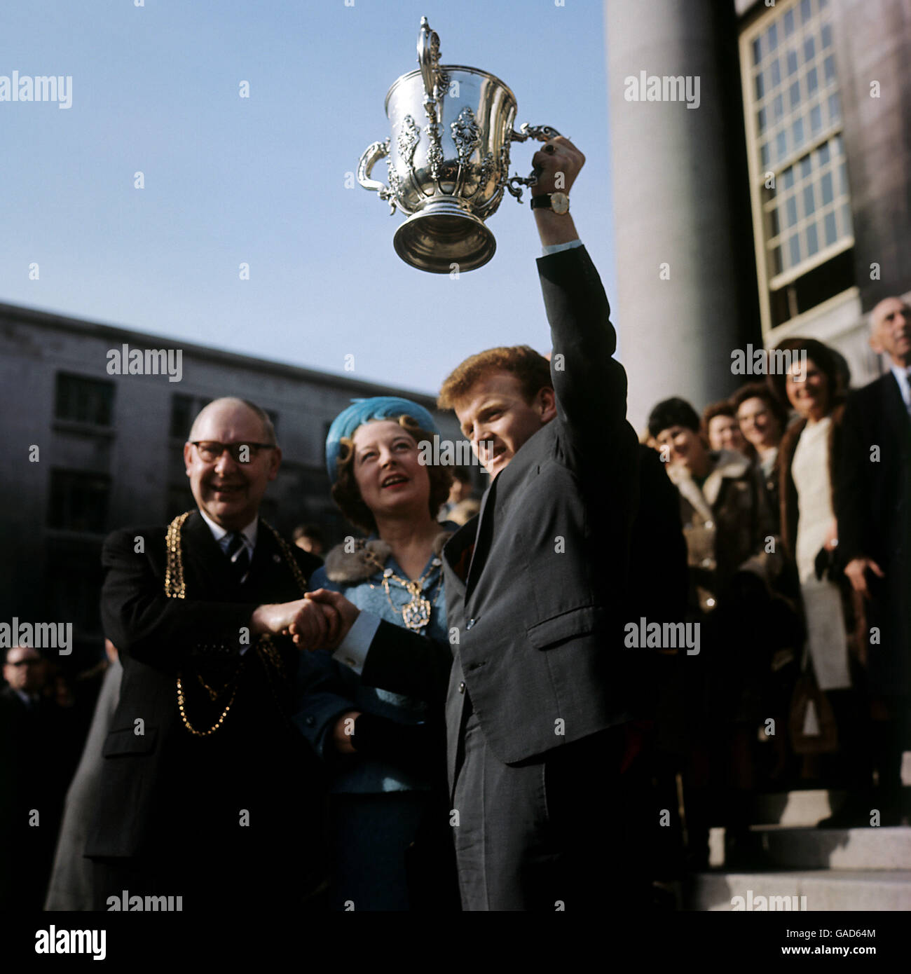 Soccer - Football League Cup - Leeds Homecoming. Leeds United captain Billy Bremner holds aloft the League Cup as the team is welcomed home. Stock Photo