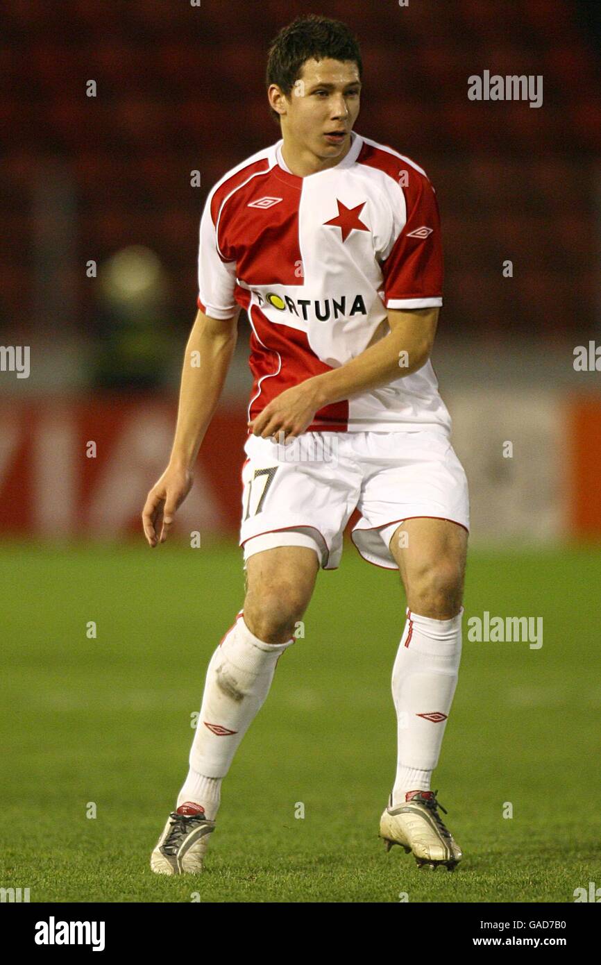 Soccer - UEFA Champions League - Group H - Slavia Prague v Arsenal - Evzena  Rosickeho Stadium. Arsenal Team Group Stock Photo - Alamy