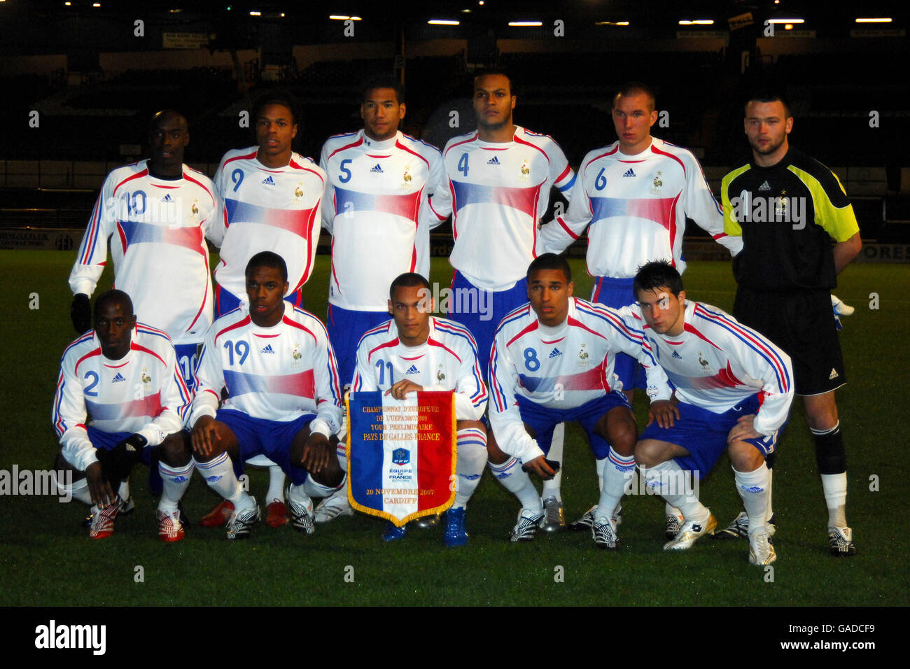 Soccer - UEFA Under 21 Championship Qualifying - Group Ten - Wales v France - Ninian Park. France team group Stock Photo