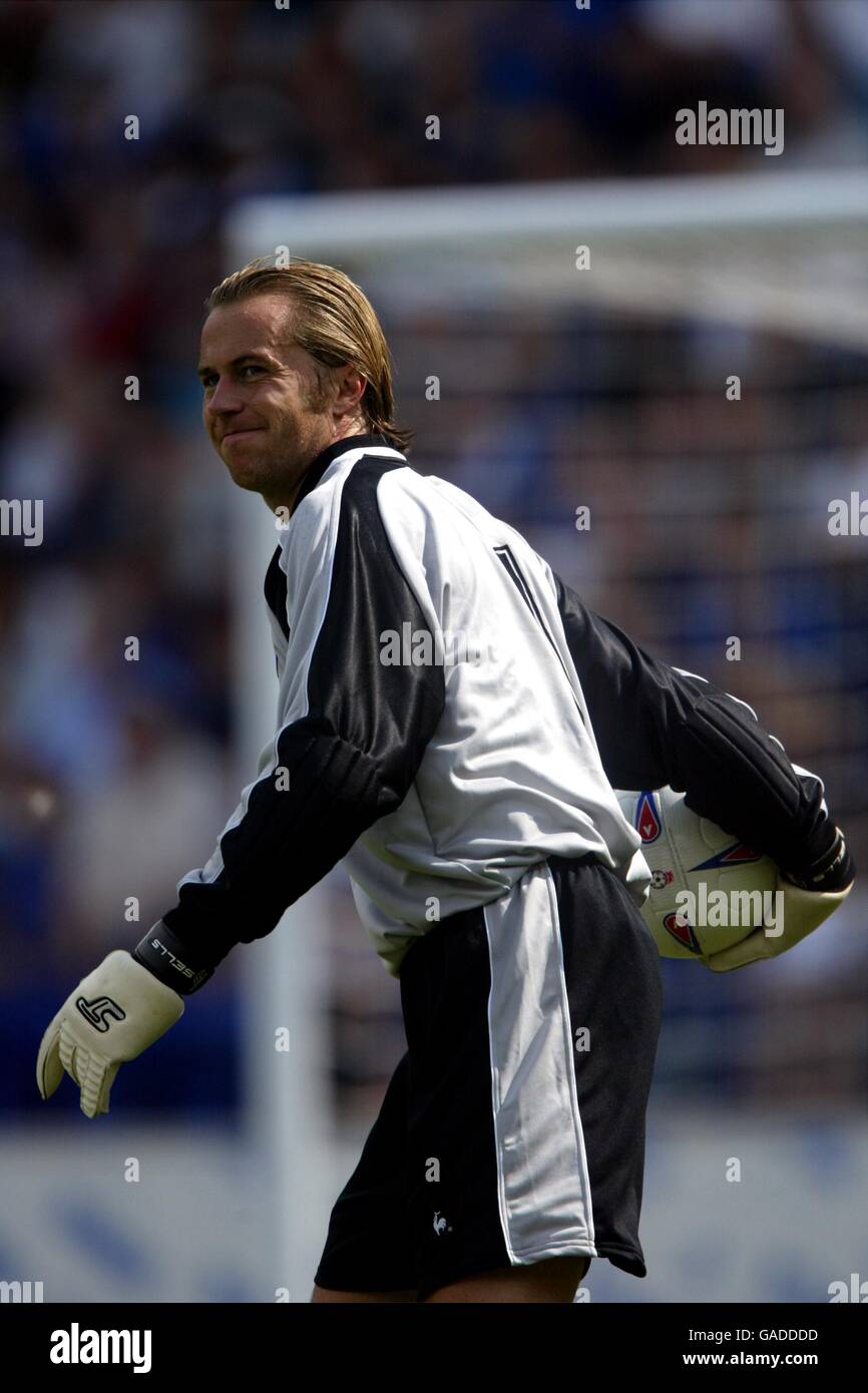 Goalkeeper ian walker hi-res stock photography and images - Alamy