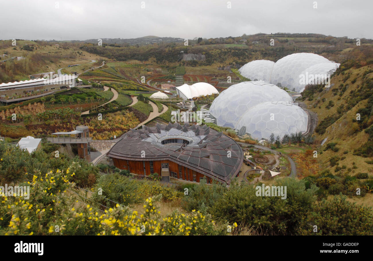 General view of the Eden Project after their bid to win the biggest cash prize in TV history was announced. Eden is bidding for funds for the Edge - a new area of the site which will examine how people and plants can cope with environmental change. Stock Photo