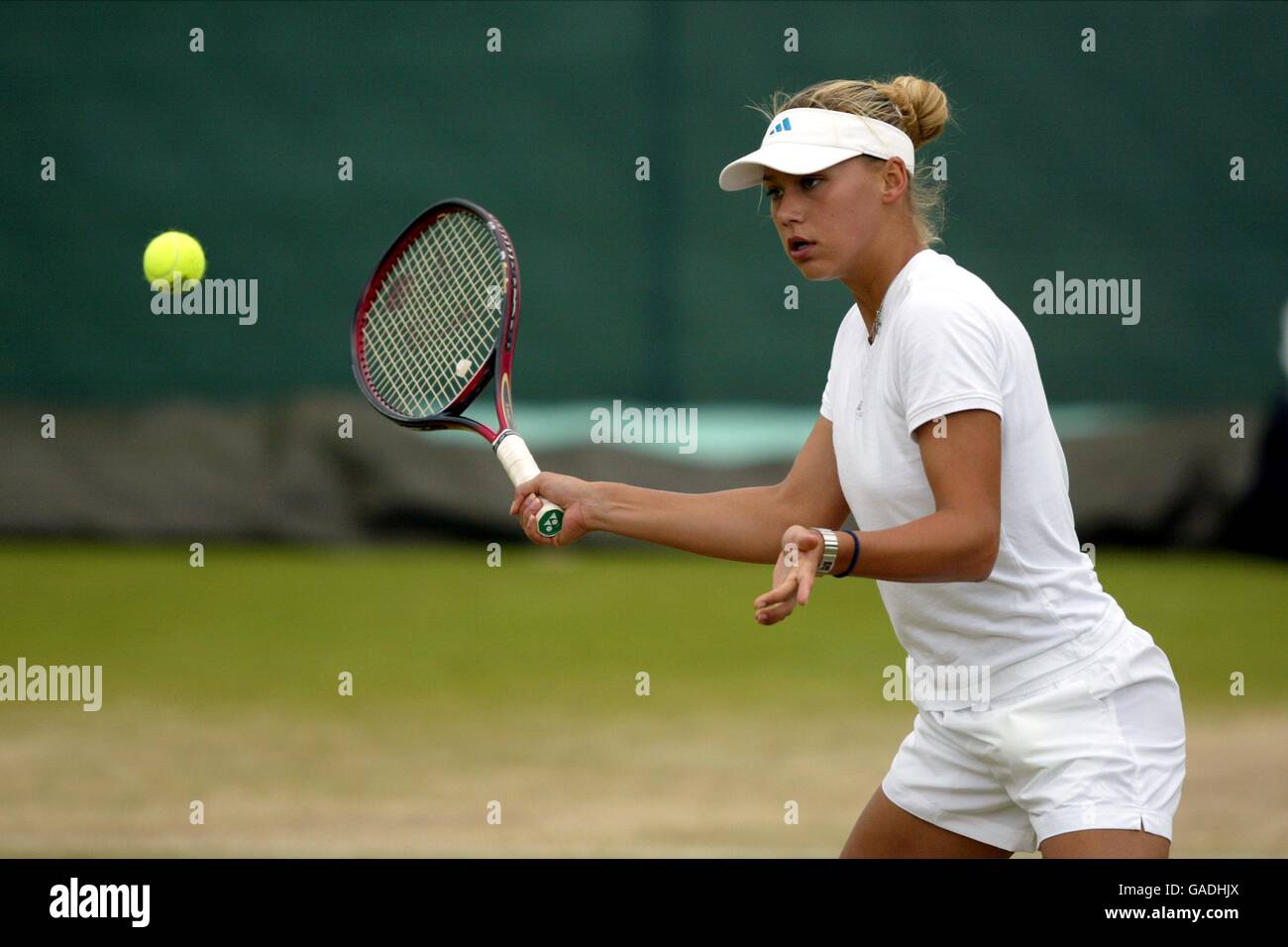 Anna kournikova at wimbledon hi-res stock photography and images - Page 2 -  Alamy