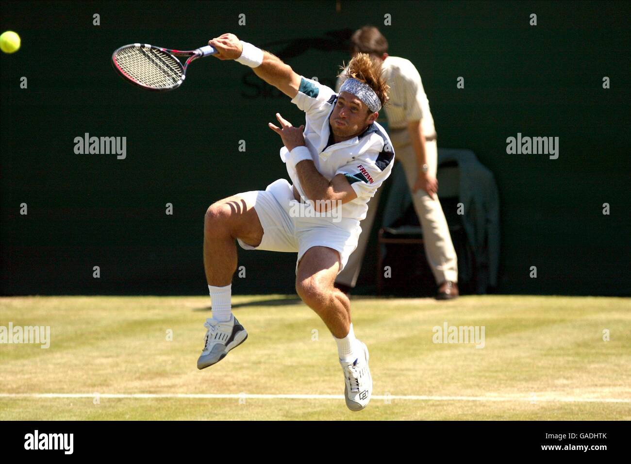 Tennis, Wimbledon 2002, Second Round. George Bastl in action against Pete Sampras Stock Photo