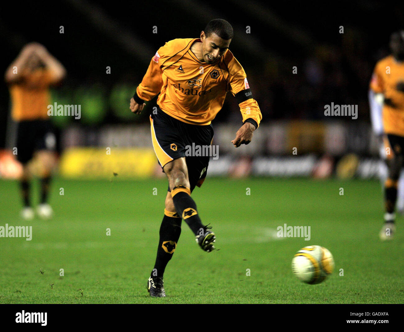 Wolverhampton Wanderers player Karl Henry scores the opening goal of the game during the Coca-Cola Football League Championship match at Molineux, Wolverhampton. Stock Photo