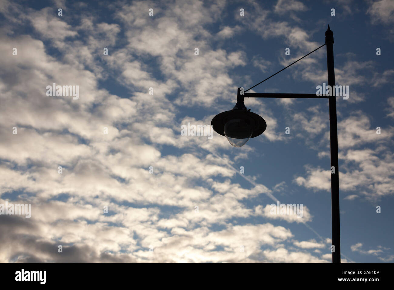 Street lamp silhouette hi-res stock photography and images - Alamy