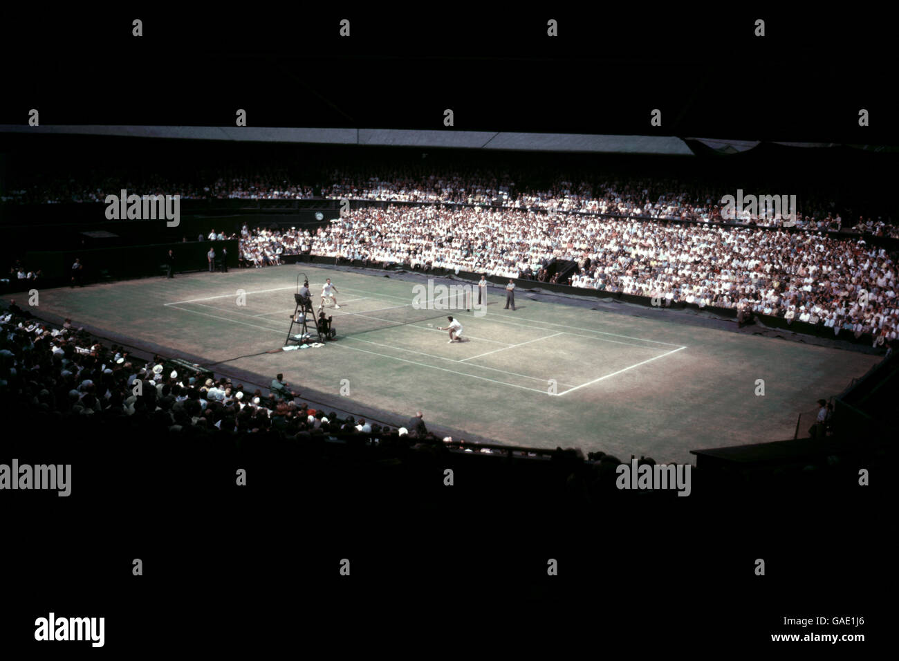 General view of play on Centre Court during the Wimbledon Tennis Championships. Stock Photo