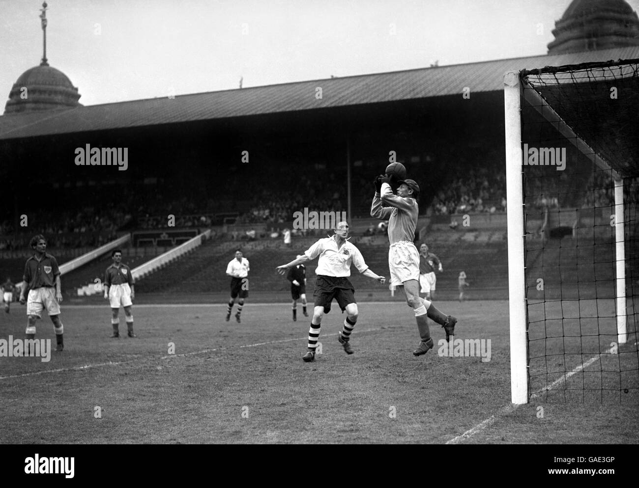 Soccer - Summer Olympic Games 1948 - Third Place Play-off - Denmark v Great Britain - London - Wembley Stadium Stock Photo