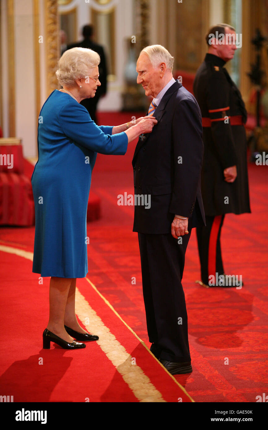 Mr. Peter Hutchinson from Sandy is made an OBE by The Queen at Buckingham Palace. Stock Photo