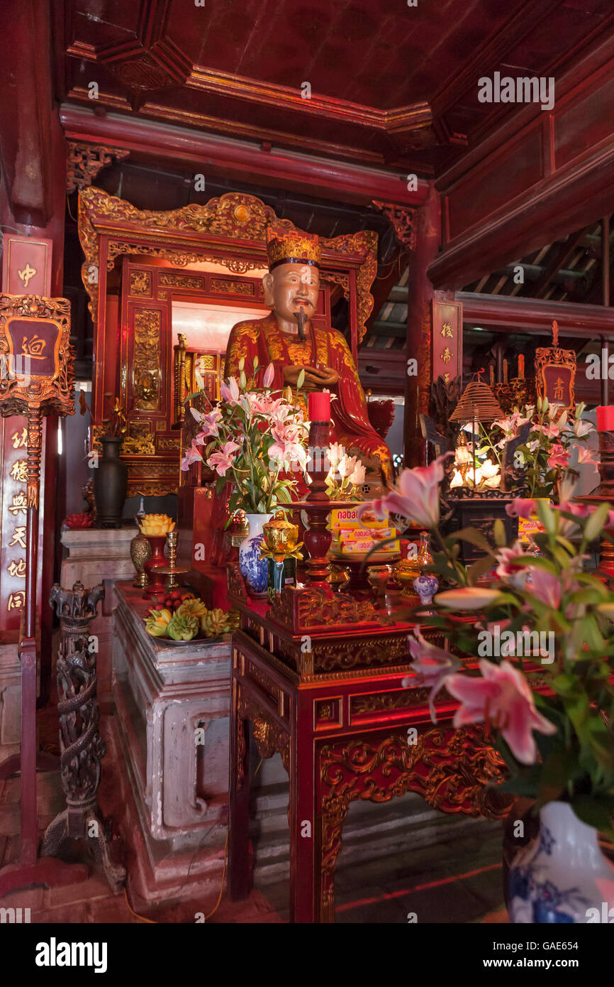 Statue of Confucius, Dai Thanh sanctuary (Thuong Dien), Temple of Literature, Hanoi, Viet Nam Stock Photo