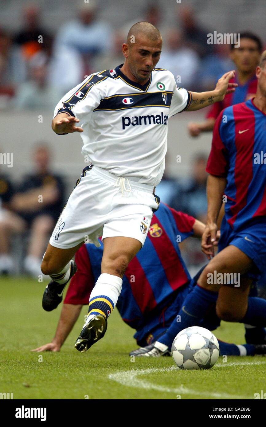Soccer - Amsterdam Tournament - Barcelona v Parma. Parma's Marco di Vaio during the match against Barcelona Stock Photo